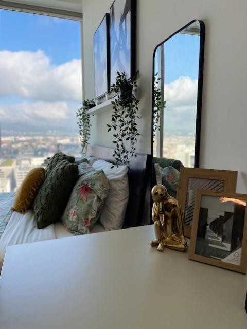 Appartement Elegant High Rise In La Wparking 5 Star View Los Angeles
